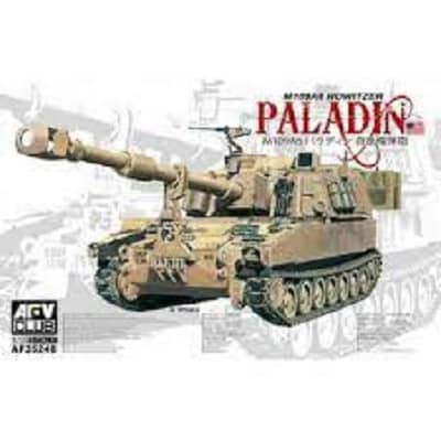 M109A6 Howitzer Paladin