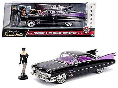 DC Comics Bombshells: Catwoman & 1959 Cadillac Coupe Deville