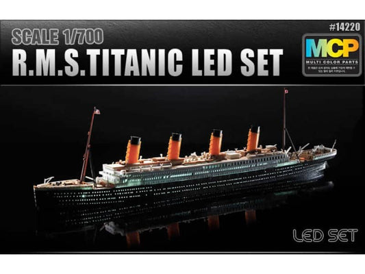 R.M.S Titanic w/ LED Lighting Set