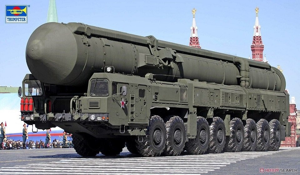 15U175 TEL of RS-12M1 Topol-M ICBM complex