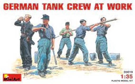 German Tank Crew at work (5 figures)