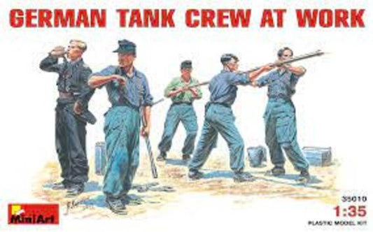 German Tank Crew at work (5 figures)