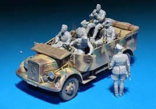 Kfz.70 MB 1500A German 4x4 Car w/Crew