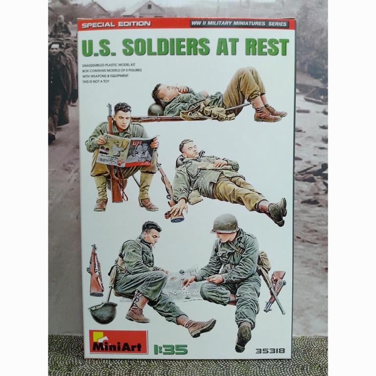 US Soldiers at Rest