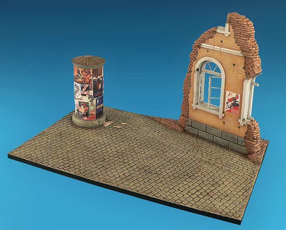 Russian Street Diorama w/Advertising Column